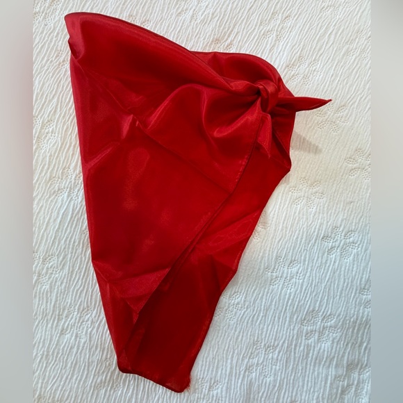 Red scarf 21” square silk feel - Picture 3 of 8